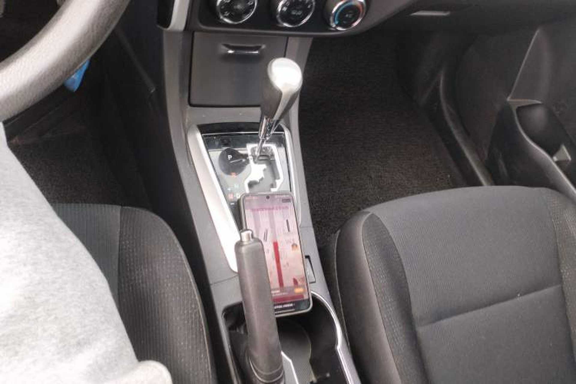 Used Toyota Corolla 2017 Revised Version 1.2T S-CVT GL Gear Lever
