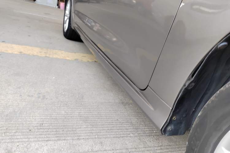 Used Toyota Corolla 2019 1.2T S-CVT GL-i Luxury Edition Right Side Sill
