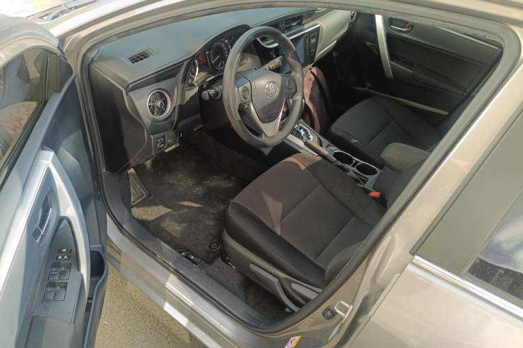 Used Toyota Corolla 2017 Revised Version 1.2T S-CVT GL-i Interior 3