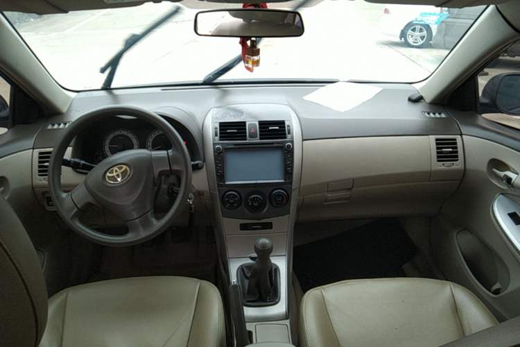 Used Toyota Corolla 2007 1.6L Manual GL Center Console