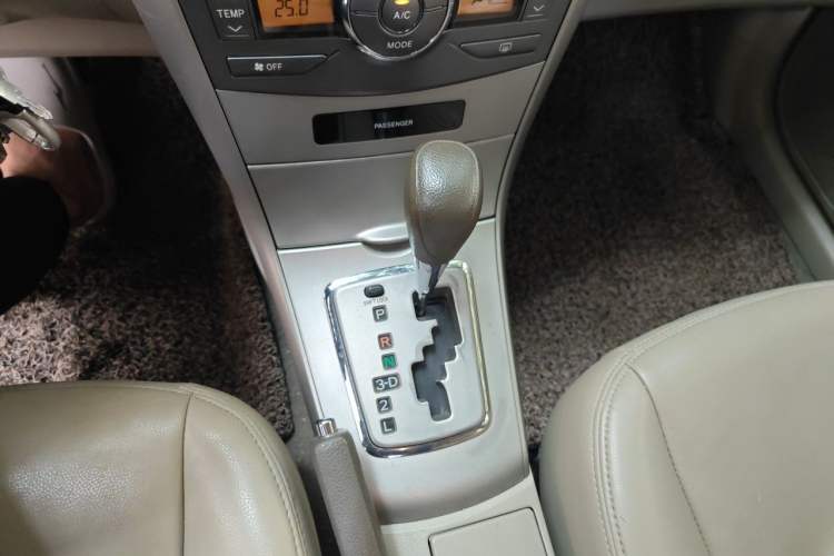 Used Toyota Corolla 2007 1.8L Automatic GL-i Gear Lever