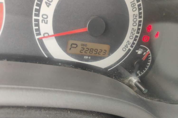 Used Toyota Corolla 2007 1.6L Automatic GL Odometer Close Up
