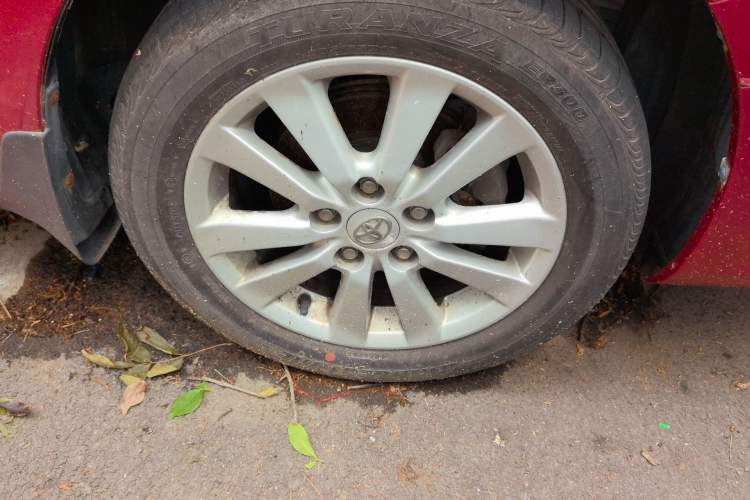 Used Toyota Corolla 2007 1.8L Manual GLX-i Right Front Wheel Hub