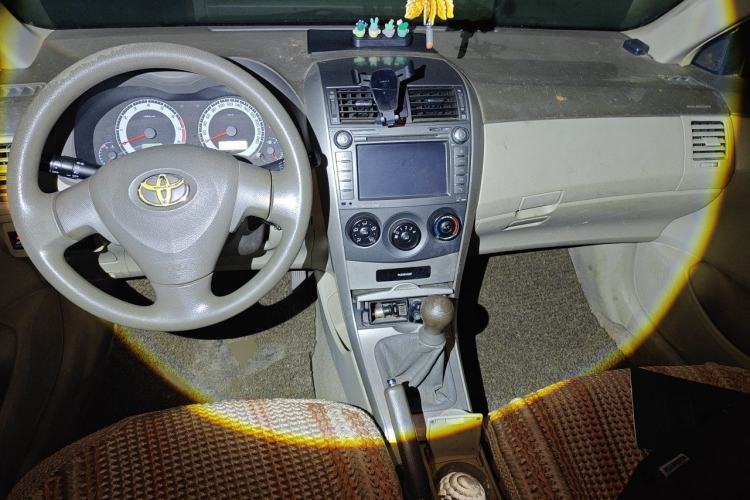 Used Toyota Corolla 2007 1.6L Manual GL Center Console