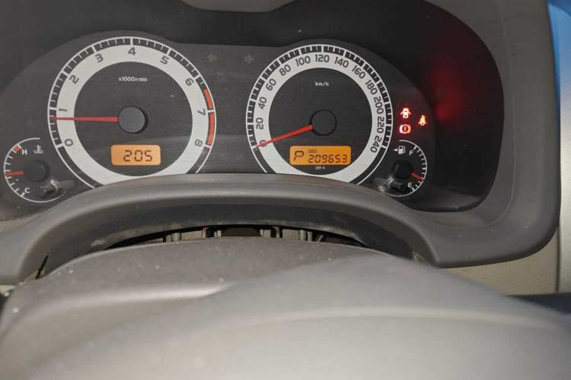 Used Toyota Corolla 2007 1.6L Automatic GL Odometer Close Up