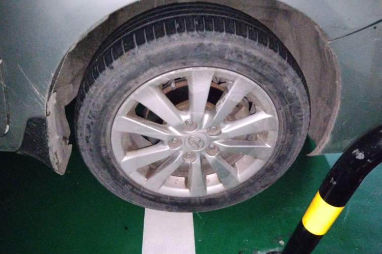 Used Toyota Corolla 2007 1.8L Automatic GLX-i Right Front Wheel Hub