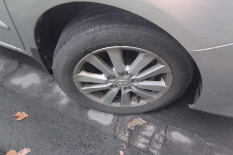 Used Toyota Corolla 2007 1.8L Manual GL-i Right Front Wheel Hub