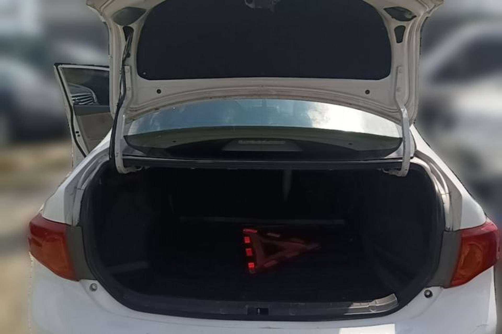 Used Toyota Corolla 2007 1.6L Manual GL Trunk
