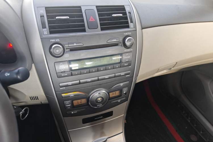 Used Toyota Corolla 2008 1.8L Manual GL-i Sunroof Special Edition Audio And AC Panel
