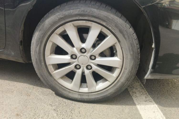 Used Toyota Corolla 2008 1.8L Automatic GL-i Sunroof Special Edition Right Front Wheel Hub