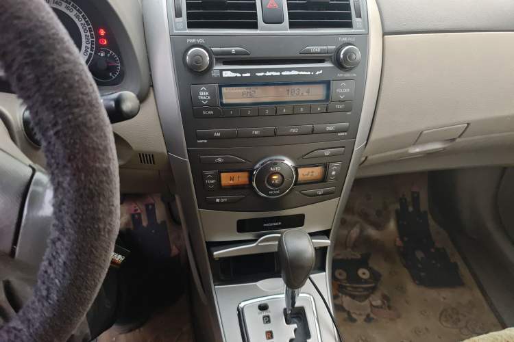 Used Toyota Corolla 2008 1.8L Automatic GL-i Sunroof Special Edition Audio And AC Panel