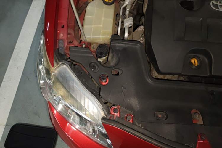 Used Toyota Corolla 2008 1.8L Automatic GL-i Sunroof Special Edition Engine Bay Right