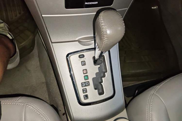 Used Toyota Corolla 2008 1.8L Automatic GL-i Sunroof Special Edition Gear Lever