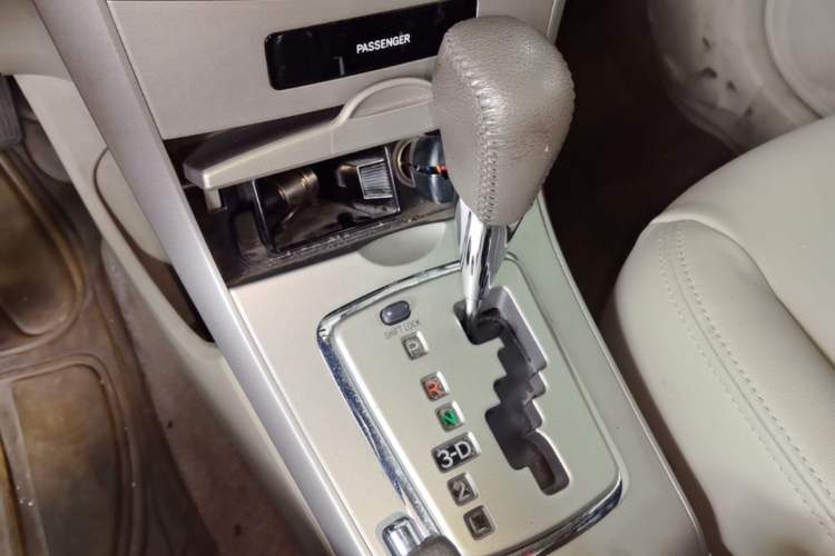 Used Toyota Corolla 2008 1.8L Automatic GL-i Sunroof Special Edition Gear Lever