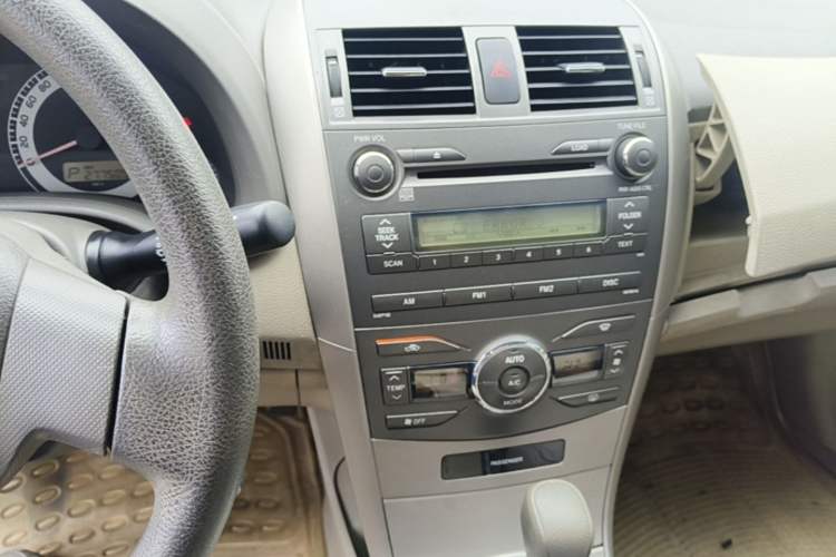 Used Toyota Corolla 2008 1.8L Automatic GL-i Sunroof Special Edition Audio And AC Panel