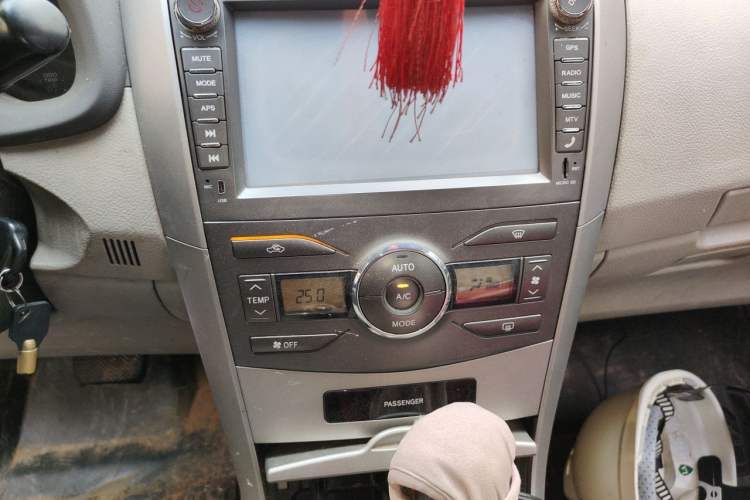 Used Toyota Corolla 2008 1.8L Automatic GL-i Sunroof Special Edition Audio And AC Panel