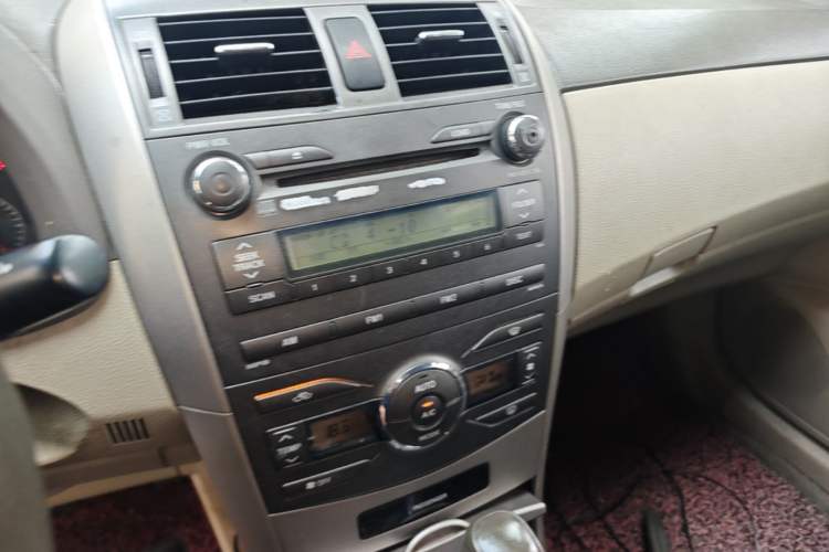 Used Toyota Corolla 2008 1.8L Automatic GL-i Sunroof Special Edition Audio And AC Panel