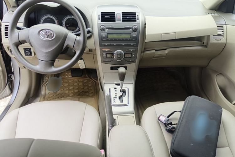 Used Toyota Corolla 2008 1.8L Automatic GL-i Sunroof Special Edition Center Console
