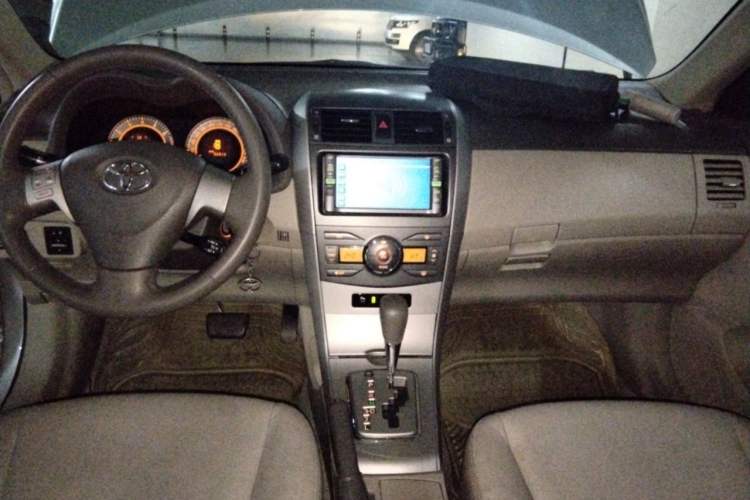 Used Toyota Corolla 2008 1.8L Automatic GLX-i Special Commemorative Edition Center Console
