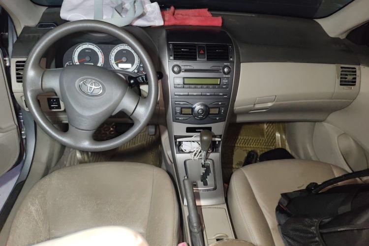 Used Toyota Corolla 2008 Sports Edition 1.8L Automatic GL-S Center Console