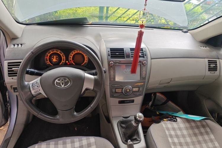 Used Toyota Corolla 2008 1.8L Manual GL-i Sunroof Special Edition Center Console