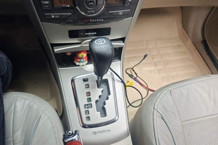Used Toyota Corolla 2008 1.8L Automatic GL-i Sunroof Special Edition Gear Lever