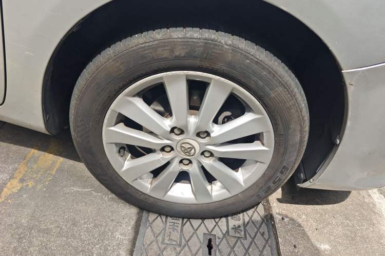 Used Toyota Corolla 2008 1.8L Automatic GL-i Sunroof Special Edition Right Front Wheel Hub