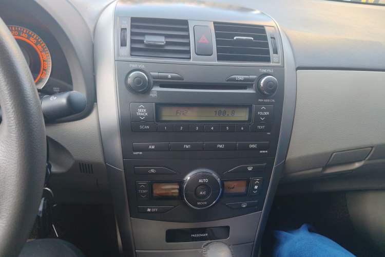 Used Toyota Corolla 2008 1.8L Automatic GL-i Sunroof Special Edition Audio And AC Panel