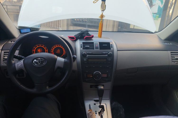 Used Toyota Corolla 2008 1.8L Automatic GL-i Sunroof Special Edition Center Console