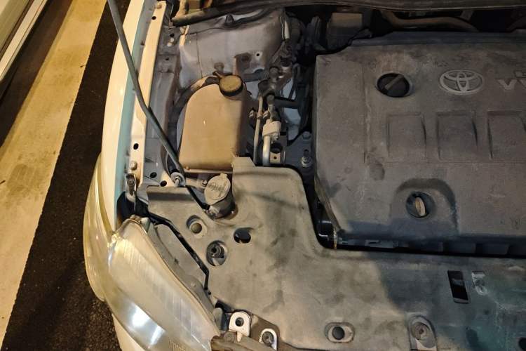Used Toyota Corolla 2008 1.8L Automatic GL-i Sunroof Special Edition Engine Bay Right