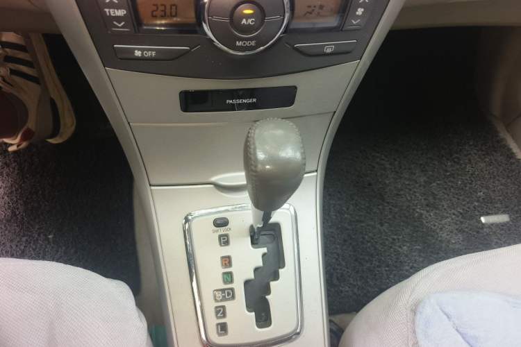 Used Toyota Corolla 2008 1.8L Automatic GL-i Sunroof Special Edition Gear Lever