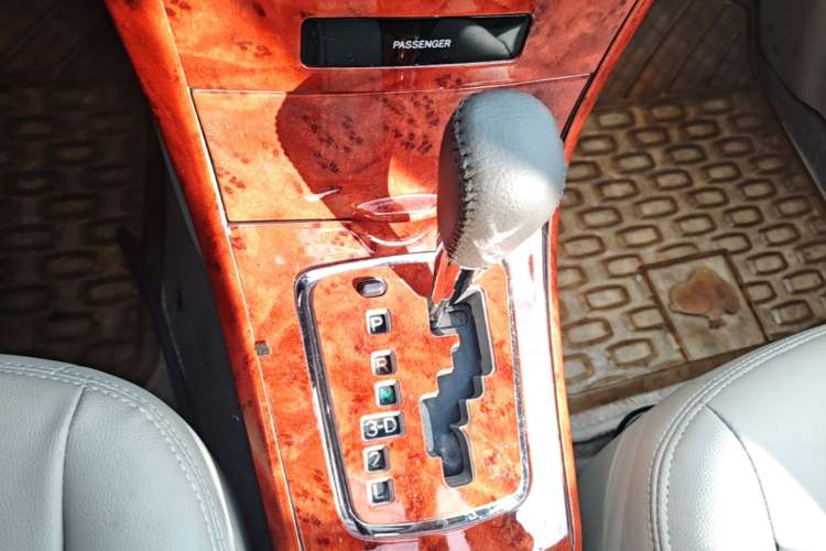 Used Toyota Corolla 2008 1.8L Automatic GL-i Sunroof Special Edition Gear Lever