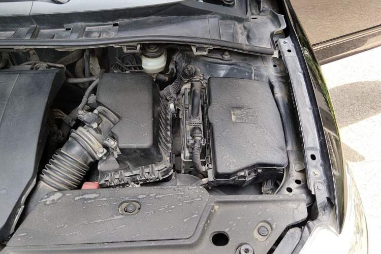 Used Toyota Corolla 2009 1.6L Manual GL Sunroof Special Edition Engine Bay Left