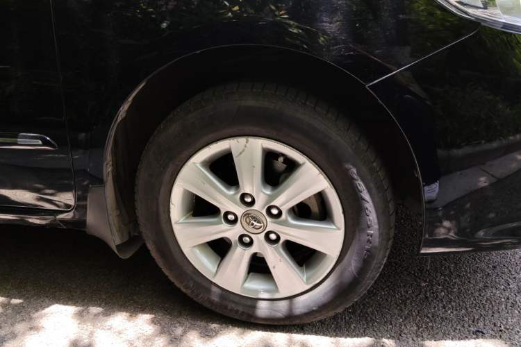 Used Toyota Corolla 2009 1.6L Manual GL Sunroof Special Edition Right Front Wheel Hub