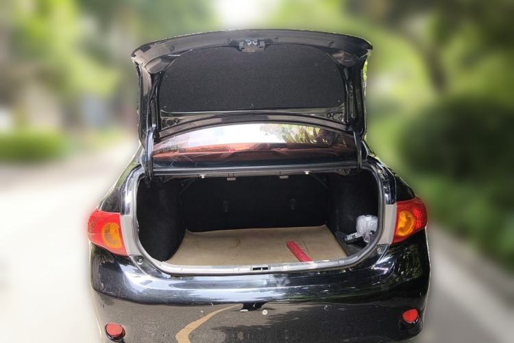 Used Toyota Corolla 2009 1.6L Manual GL Sunroof Special Edition Trunk