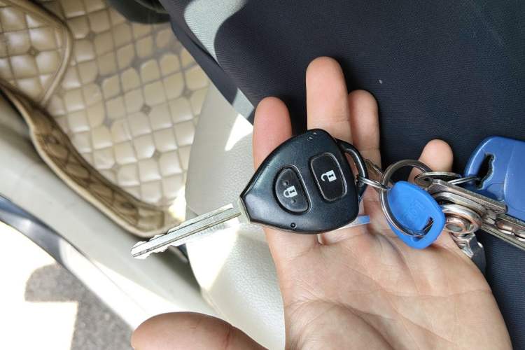 Used Toyota Corolla 2009 1.6L Manual GL Sunroof Special Edition Vehicle Key