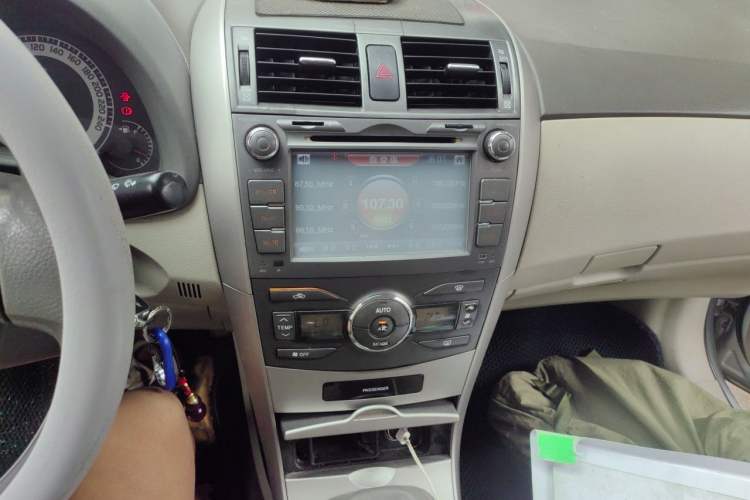 Used Toyota Corolla 2009 1.6L Manual GL Sunroof Special Edition Audio And AC Panel