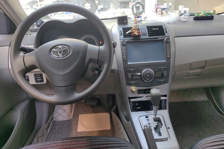 Used Toyota Corolla 2009 1.6L Automatic GL Sunroof Special Edition Center Console