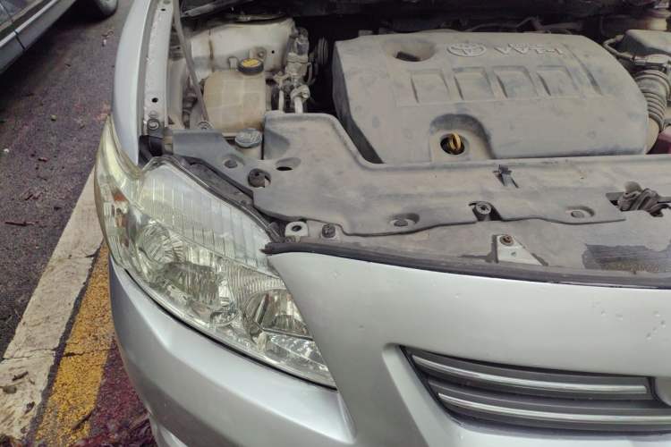 Used Toyota Corolla 2009 1.6L Manual GL Sunroof Special Edition Engine Bay Right