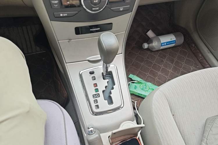 Used Toyota Corolla 2009 1.6L Automatic GL Sunroof Special Edition Gear Lever