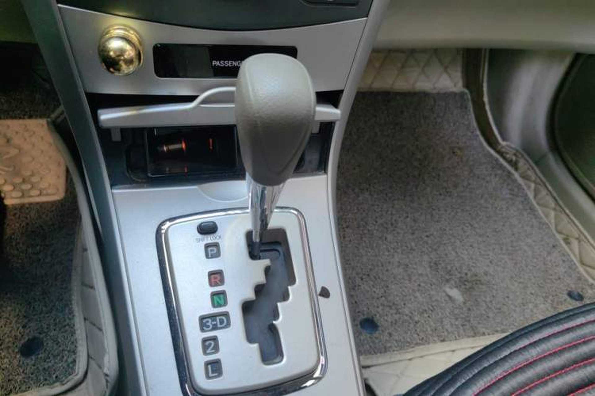 Used Toyota Corolla 2009 1.6L Automatic GL Sunroof Special Edition Gear Lever