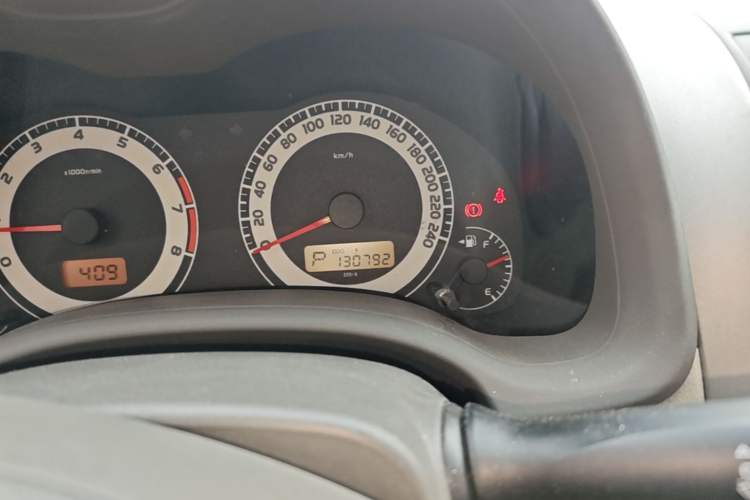 Used Toyota Corolla 2009 1.6L Automatic GL Sunroof Special Edition Odometer Close Up