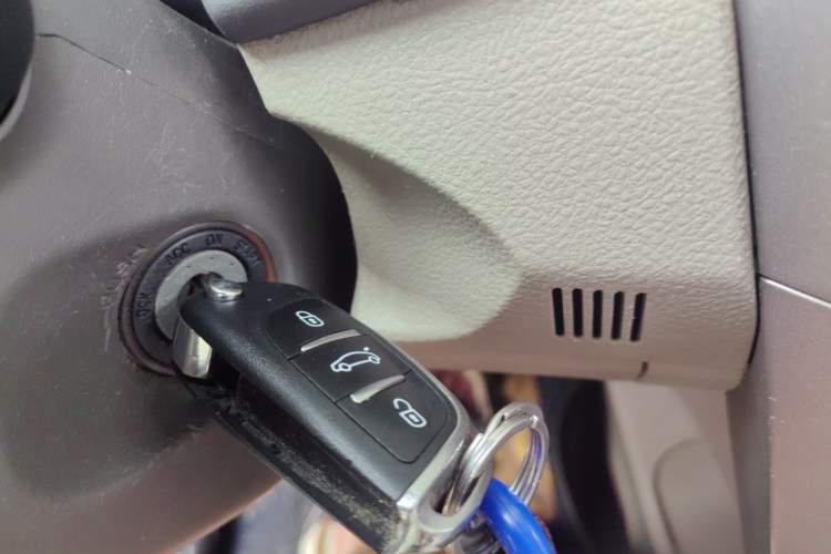 Used Toyota Corolla 2009 1.6L Manual GL Sunroof Special Edition Vehicle Key