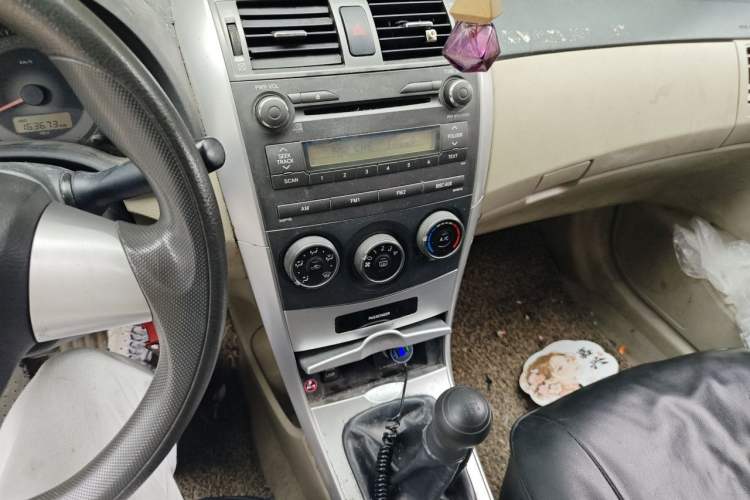 Used Toyota Corolla 2011 1.6L Manual GL Audio And AC Panel