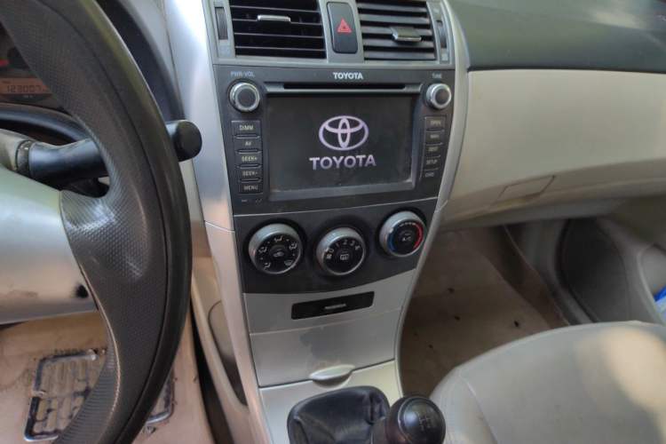 Used Toyota Corolla 2011 1.6L Manual GL Audio And AC Panel