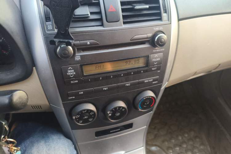 Used Toyota Corolla 2011 1.6L Manual GL Audio And AC Panel