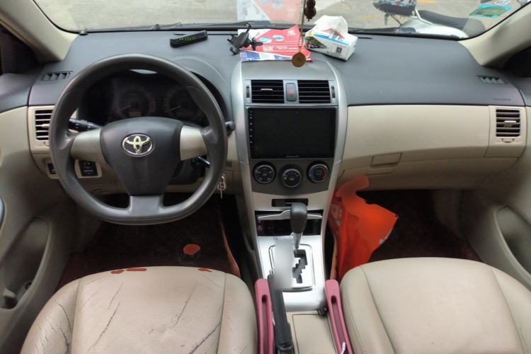 Used Toyota Corolla 2011 1.6L Automatic GL Center Console