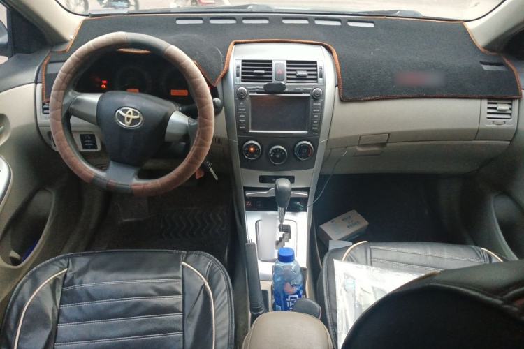 Used Toyota Corolla 2011 1.6L Automatic GL Center Console