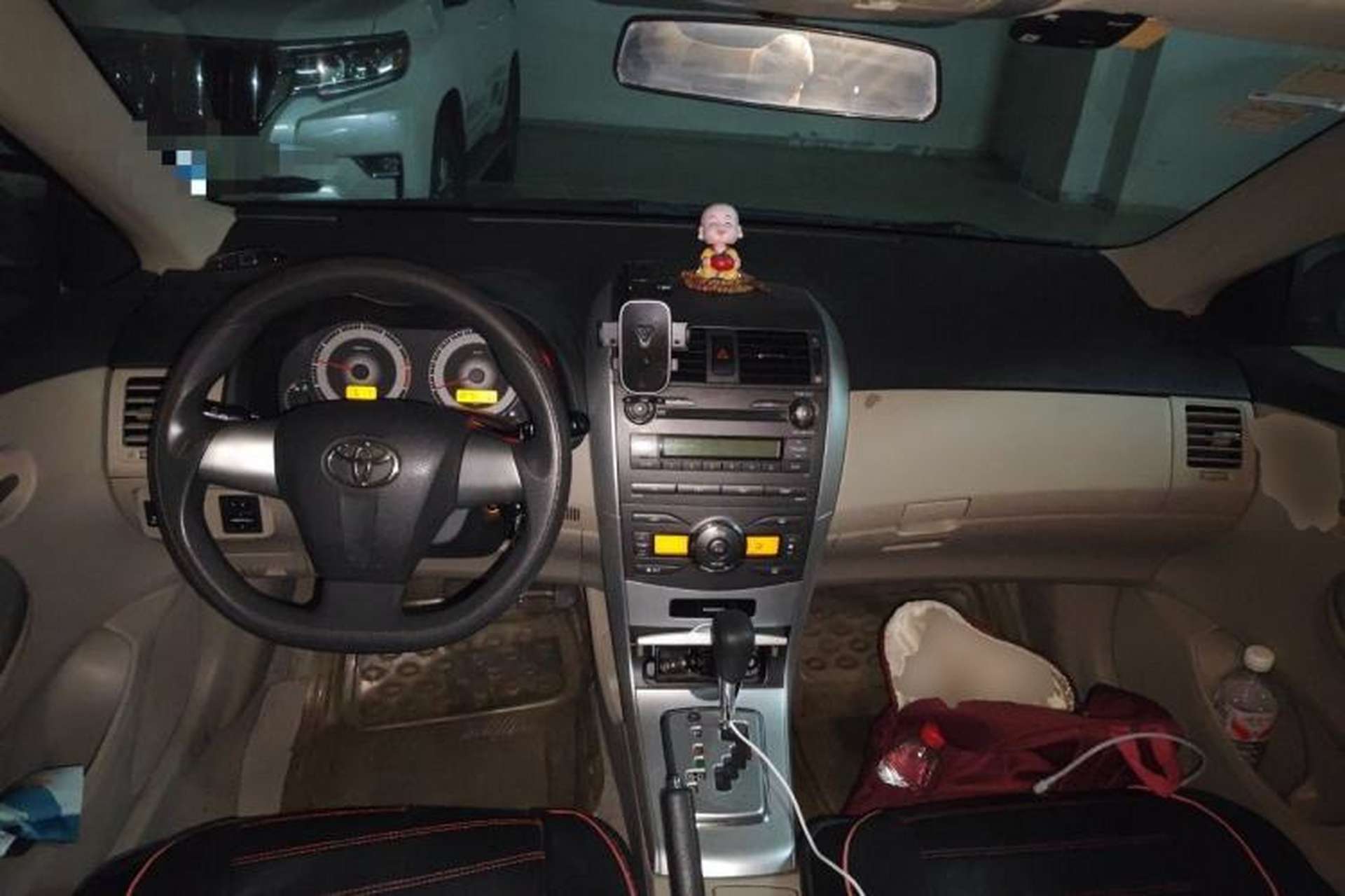 Used Toyota Corolla 2011 1.8L CVT GL-i Center Console