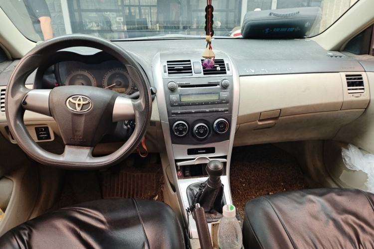 Used Toyota Corolla 2011 1.6L Manual GL Center Console